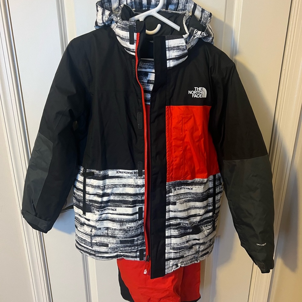 Boys North Face Ski/Snow/Snowboard Coat Pants Set